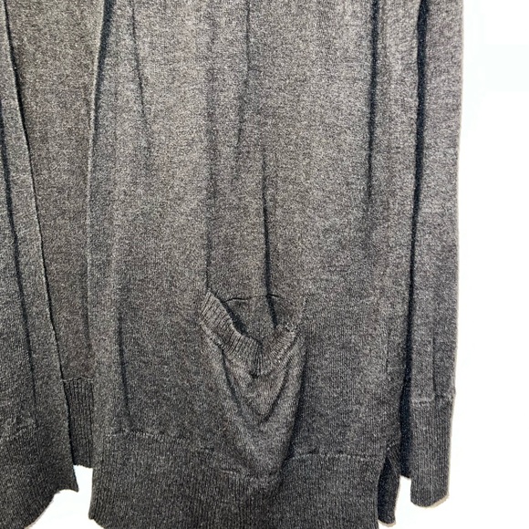 Gap Gray Loose Fit Long sleeve Pocketed Cardigan Ladies XS - Picture 4 of 6